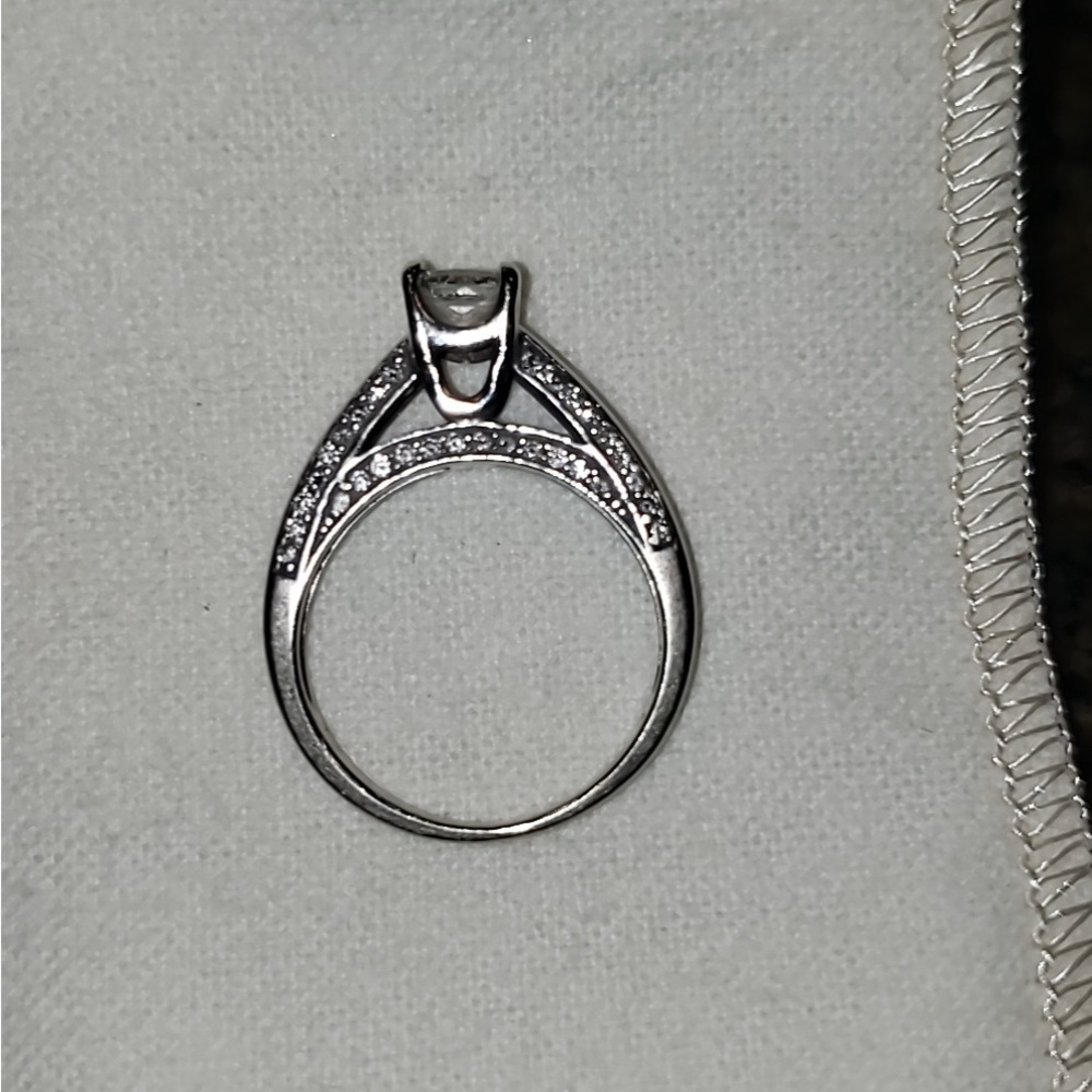 Diamond ring - Picture 2 of 5